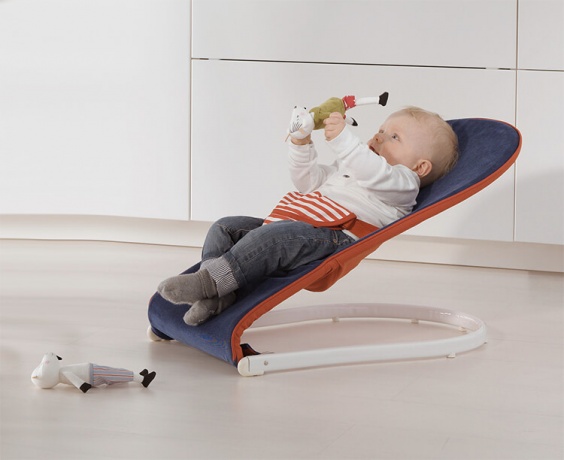 Лёгкое и функциональное переставное кресло ИКЕА ТОВИГ для малыша